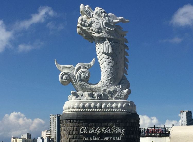 Tượng cá chép hóa rồng